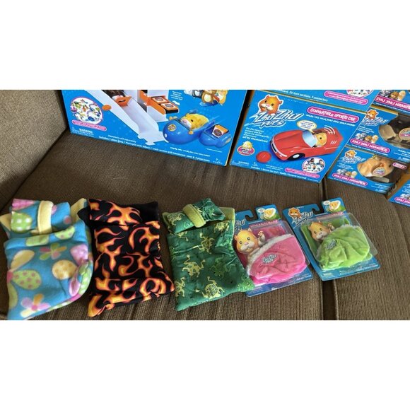 Zhu Zhu Pets Lot WHAT? 40 Ball Shops, Battle? Hamster Rockstars  Wild Bunch Kung - Picture 8 of 11